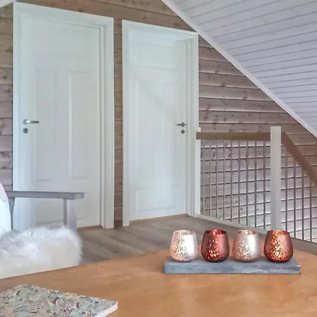 Dom wakacyjny 4 Bedroom Lovely In